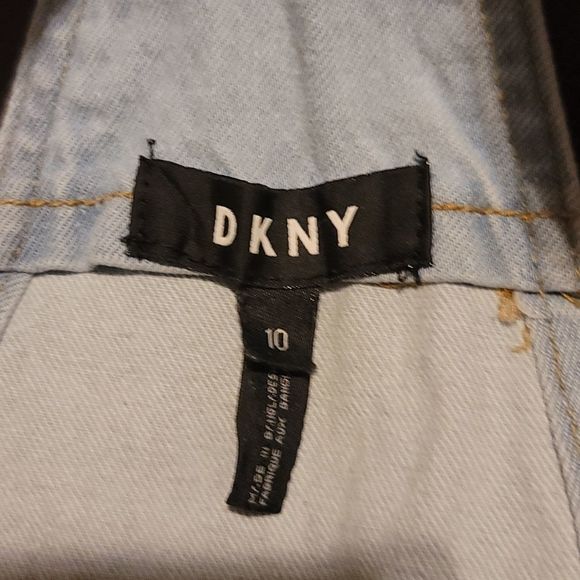 𝅺GIRLS DKNY overall shorts. Size 10 - Picture 3 of 6
